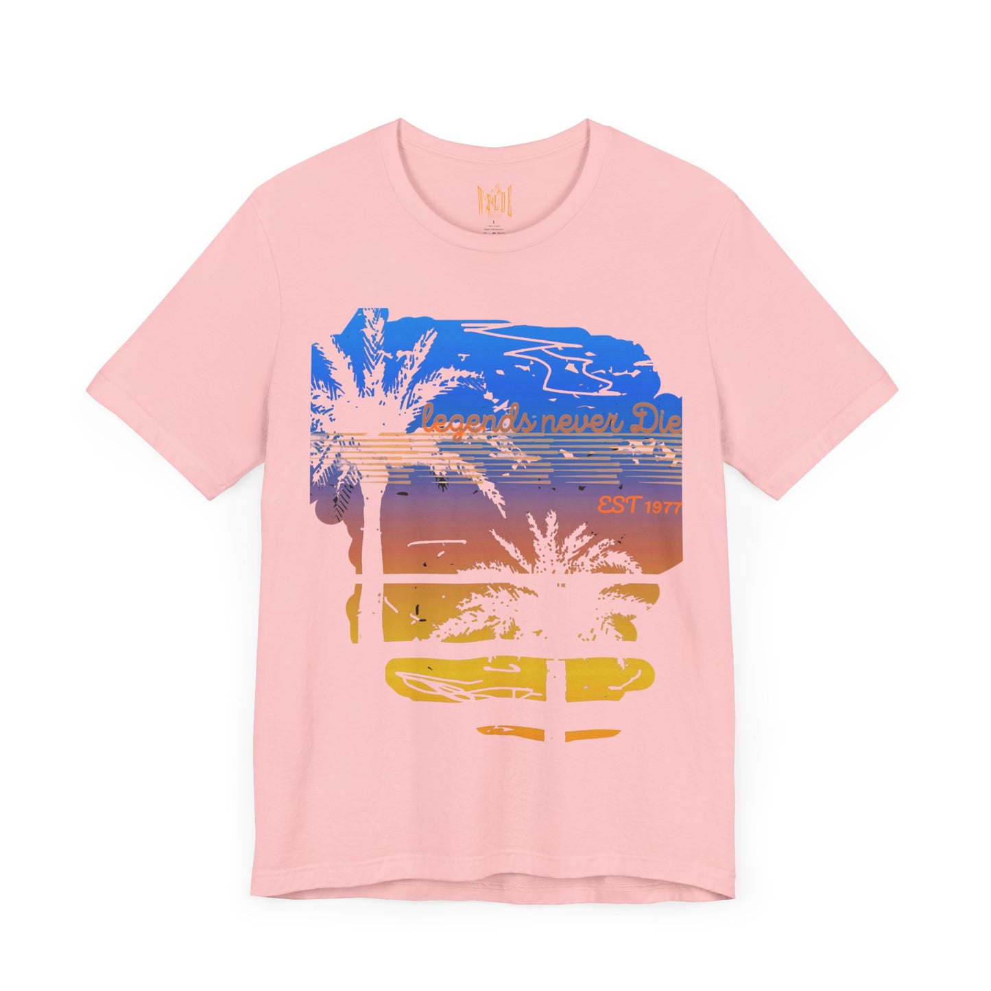 "Legends Never Die Retro Palm Tee – Sunset Vibes, EST 1977"